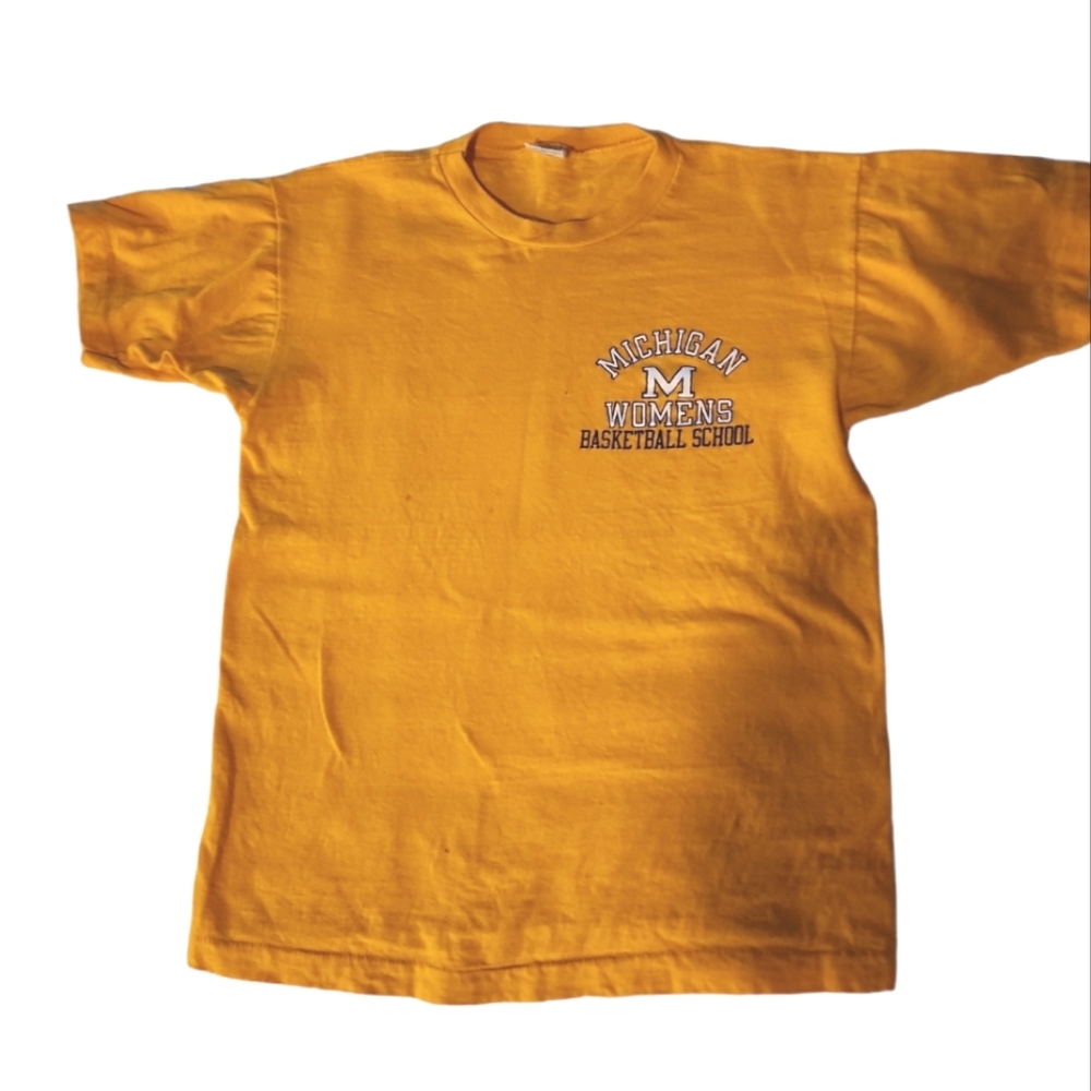 University of Michigan basketball school t-shirt